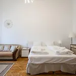 Court Crossing Apartment