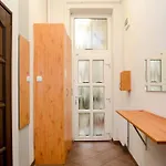Famous Kiraly Street At Large 3Br 10Ppl @ Central