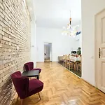 Large Apartment For Groups City Center Dist. VII