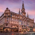 Stylish 2-Bedroom Apartment In Central Budapest