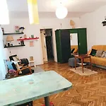 Flat In Historic Villa With Your Own Private Garden, Near City Park