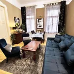M13 Rustic Stylish With King Bed & Friendly Host