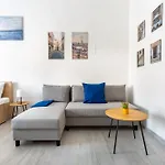 Merax Apartment