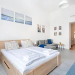 Merax Apartment