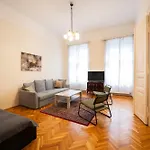 Klauzal Frendly Apartman