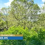 Little East River Premium Apt