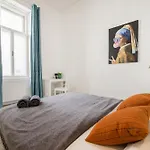 Wellness Retreat With Sauna & Jacuzzi - 1 Min To Opera