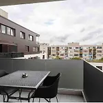 Skylight Studio Close To Downtown - 723