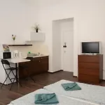 Daphne Deluxe Apartment
