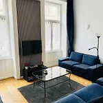 Rakoczi Apt