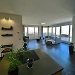 Highrise Horizon Penthouse