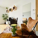 Bp-Est Cp Studio