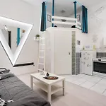 Triangle Apartment - Free Parking!