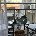 Central Passage Urban Nest