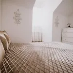Mimi\'S Apartment