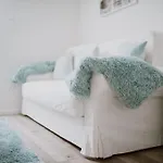 Mimi\'S Apartment