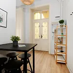 Avocado Apartments K42