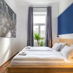 Glam Central Apartment