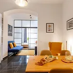 Glam Central Apartment