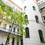 Stylish Studio Apartment In The Heart Of Budapest