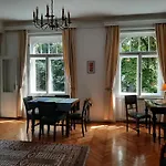 Boutique Apartment With Parking