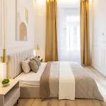 Exclusive & Prestigious Central Residence W/ Balcony