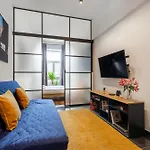 Glam Central Apartment