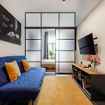 Glam Central Apartment