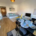 Skylark Cozy Apartment