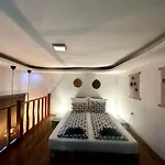 Stylish Natural Apartment With Sauna - Heroes Square