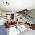 3Bedroom Triplex Rooftop Apartment