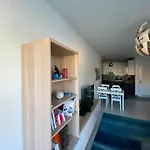 Skylark Cozy Bigger Apartment