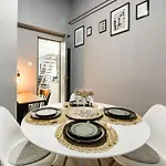 Central & Spacious Home Near Gozsdu Court, Quiet With Ac