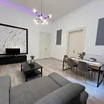 E 37 Downtown Apartments Whit Garage Opcional