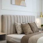 Exclusive & Prestigious Central Residence W/ Balcony