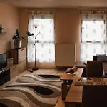 Orczy Forum Apartment With Free Parking
