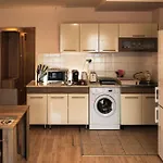 Orczy Forum Apartment With Free Parking
