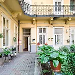 Secret Garden Apartment - Free Parking