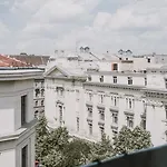Mimi\'S Apartment