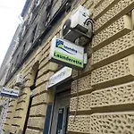 Big Cosy Apartment Near The Famous Westend City Center