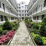 Magnolia Greentop Apartment