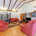 Family Apartman