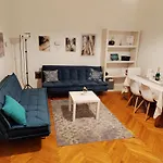 Hi!5 Spacious Apartment Budapest Palotanegyed