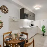 Terrace Vista-Modern 2Br Retreat