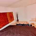 Gallery Flat In Party District