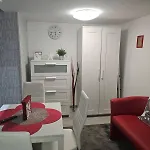 Roland Apartment Downtown - Pope Subway