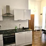 Modern 2 Bedrooms Flat In The Center