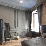 Geometric Luxury Apartment In The Center With 3Br