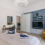 Castle Charm Apartment/ Ac