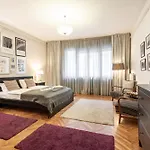 Paulay Deluxe 1